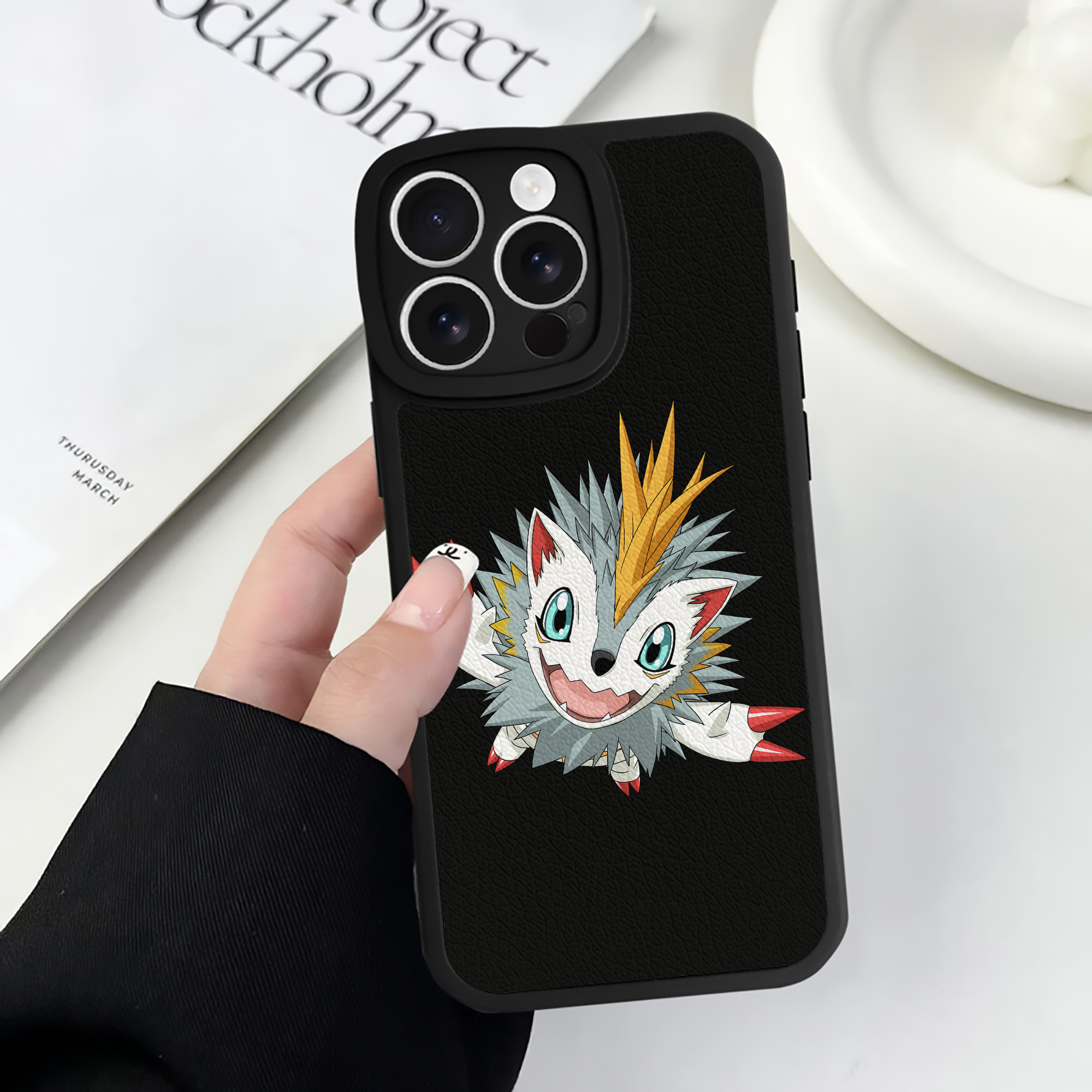 （画像用） Digimon デジタルモンスター/デジモン 【iPhone 16シリーズ対応】シリコンスマホケース（レザー調） 材質：シリコン